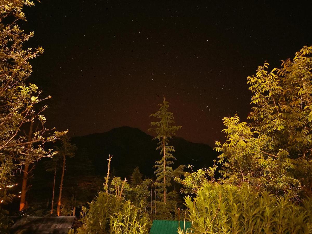Ishan Log Huts-A Boutique Home Stay Banjar ภายนอก รูปภาพ