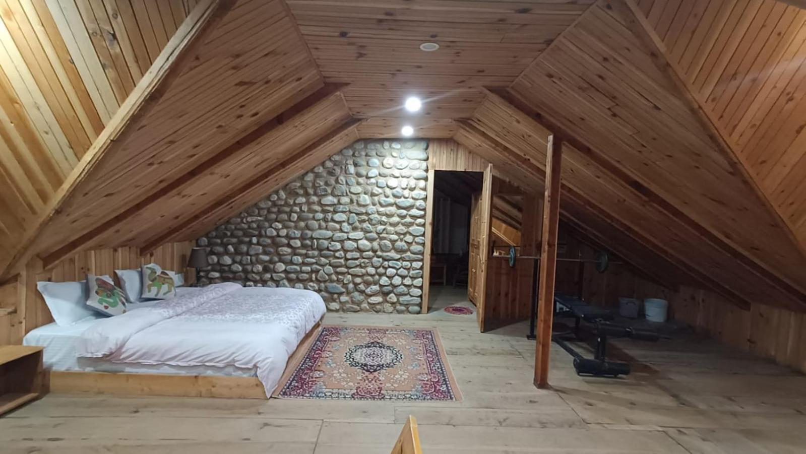 Ishan Log Huts-A Boutique Home Stay Banjar ภายนอก รูปภาพ