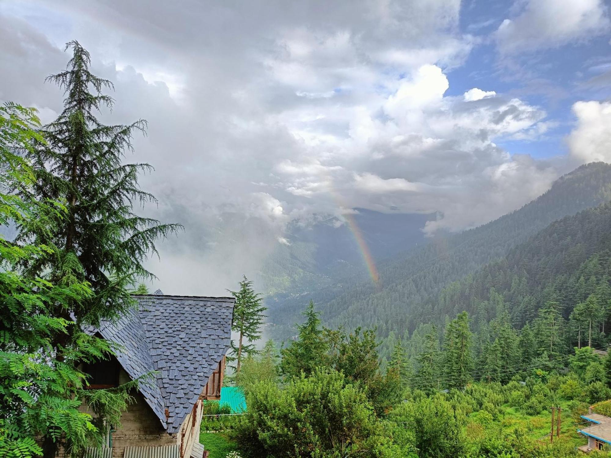 Ishan Log Huts-A Boutique Home Stay Banjar ภายนอก รูปภาพ