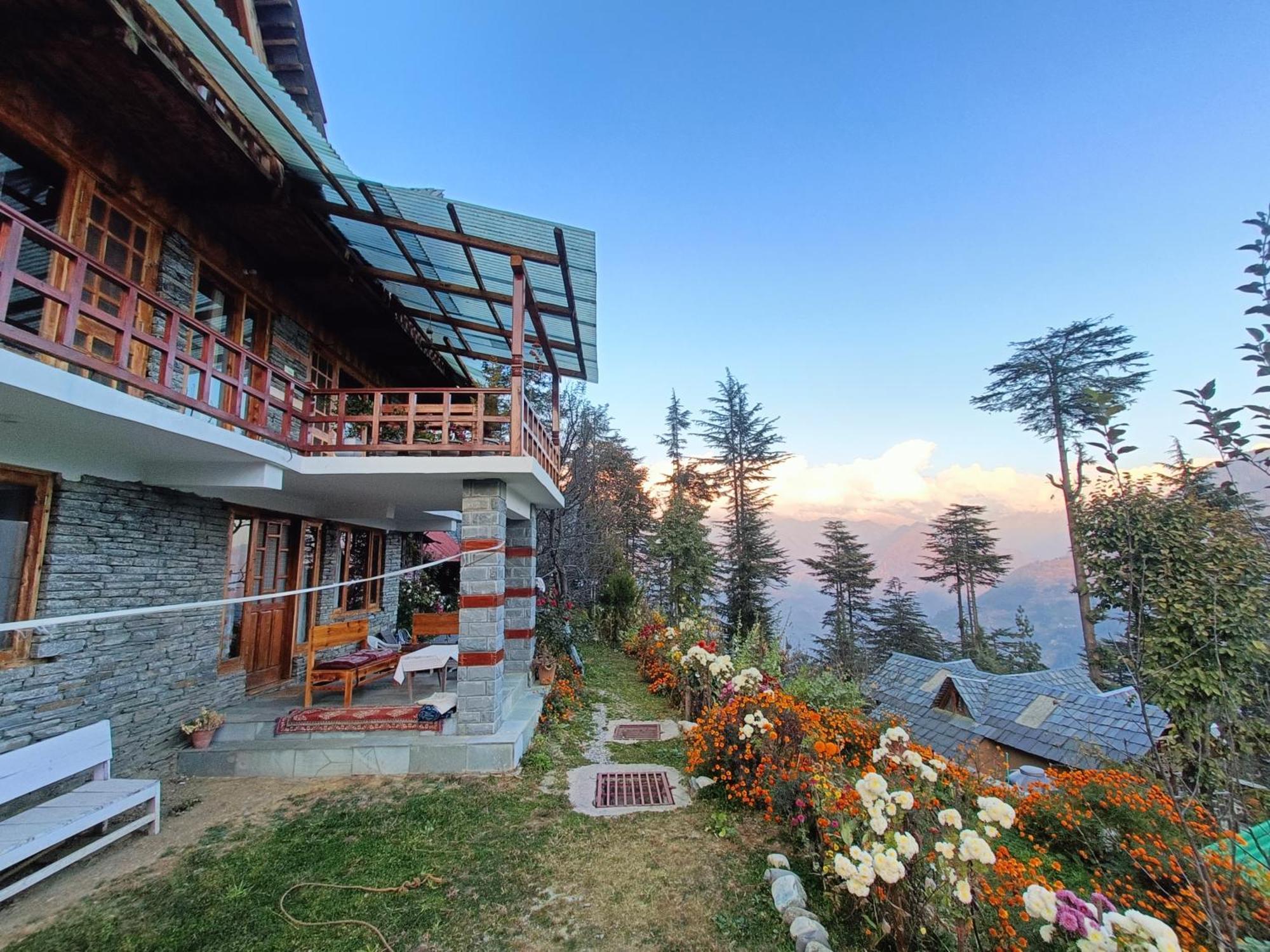 Ishan Log Huts-A Boutique Home Stay Banjar ภายนอก รูปภาพ