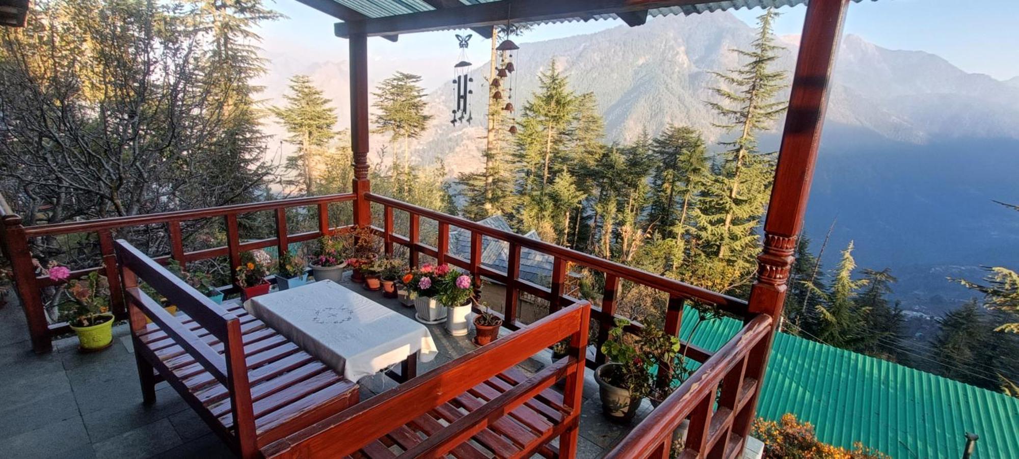 Ishan Log Huts-A Boutique Home Stay Banjar ภายนอก รูปภาพ