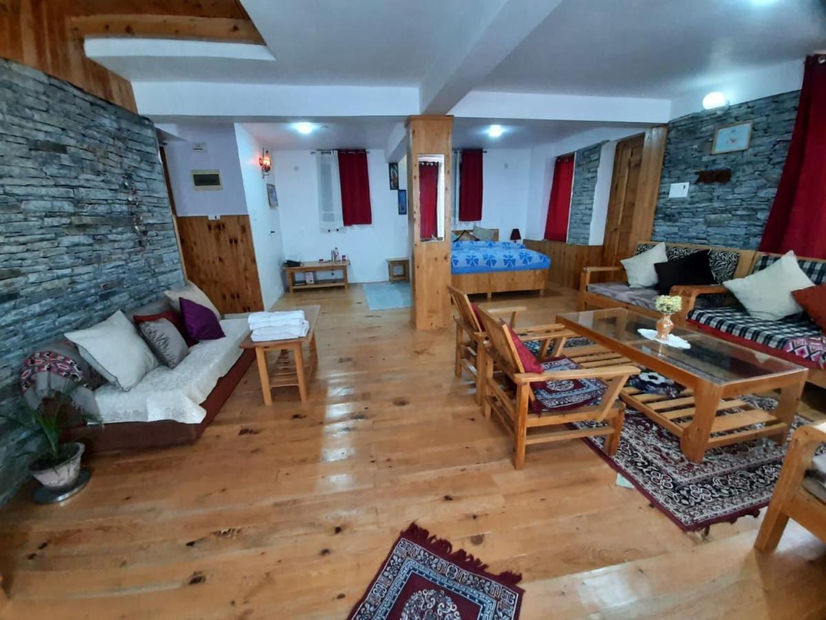 Ishan Log Huts-A Boutique Home Stay Banjar ภายนอก รูปภาพ